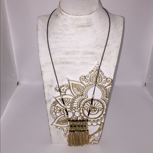 ⭐️ Stunning Black & Gold Necklace ⭐️